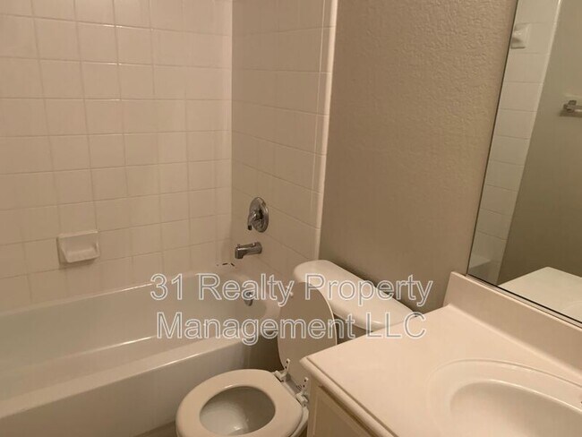 Building Photo - 6000 White Pine Dr