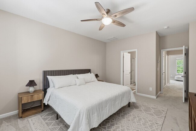 Building Photo - Stylish 3bd 3.5bath townhome for rent in the highly desirable Vermillion