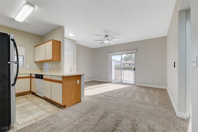 Building Photo - 5751 E Hacienda Ave