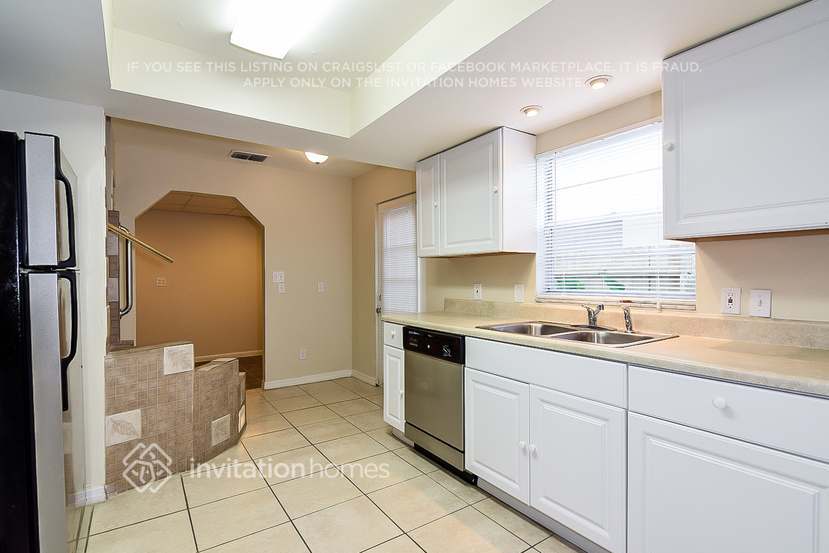 Building Photo - 8512 Misty River Ct