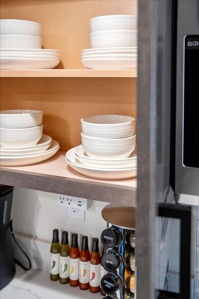 Building Photo - 123 Mowich Way