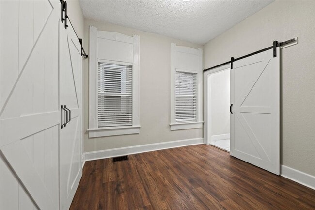Building Photo - 1133 Olive St
