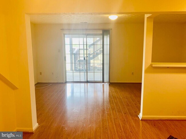 Building Photo - 8792 Manahan Dr