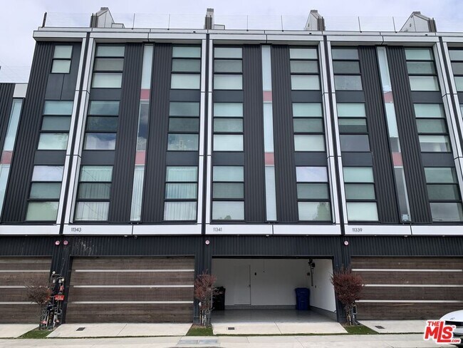 Building Photo - 11341 Pearl St