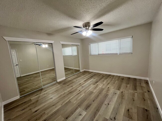 Building Photo - MOVE IN SPECIAL*$500 OFF 2ND MONTHS RENT*SPACIOUS 1 BEDROOM 1 BATH DOWNSTAIRS