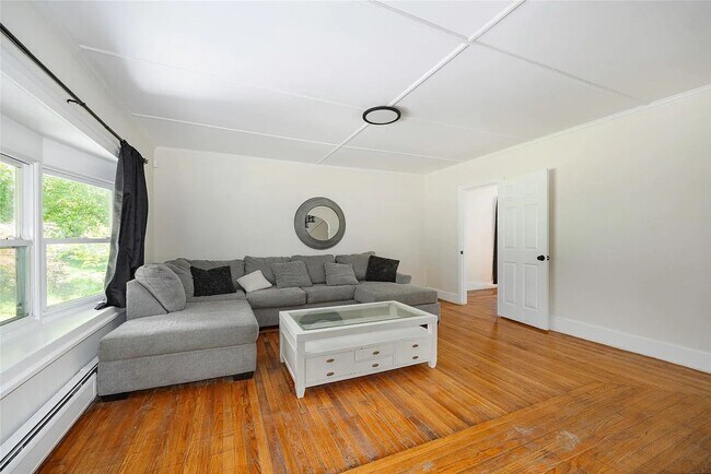 Building Photo - 1432 Lincoln Terrace LLC
