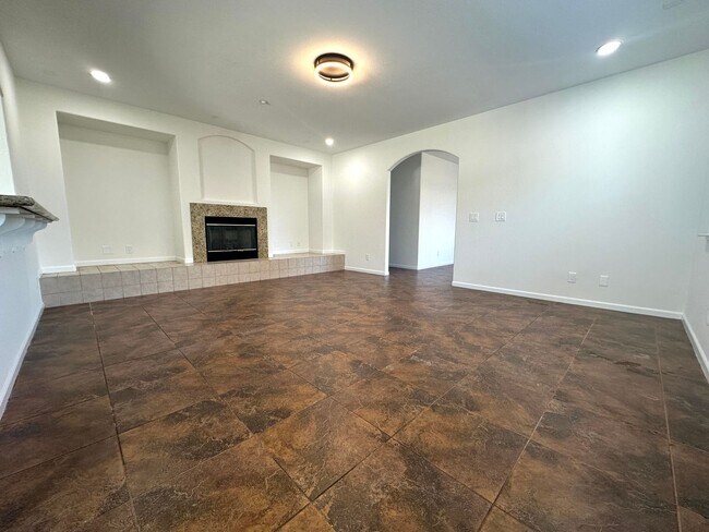 Building Photo - Gorgeous 4 Bed 2 Bath single story in Deer Ridge!