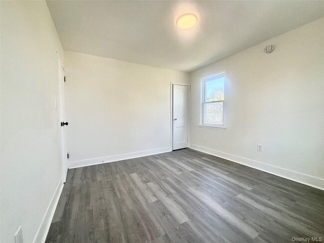 Building Photo - 66 Kenmore Rd