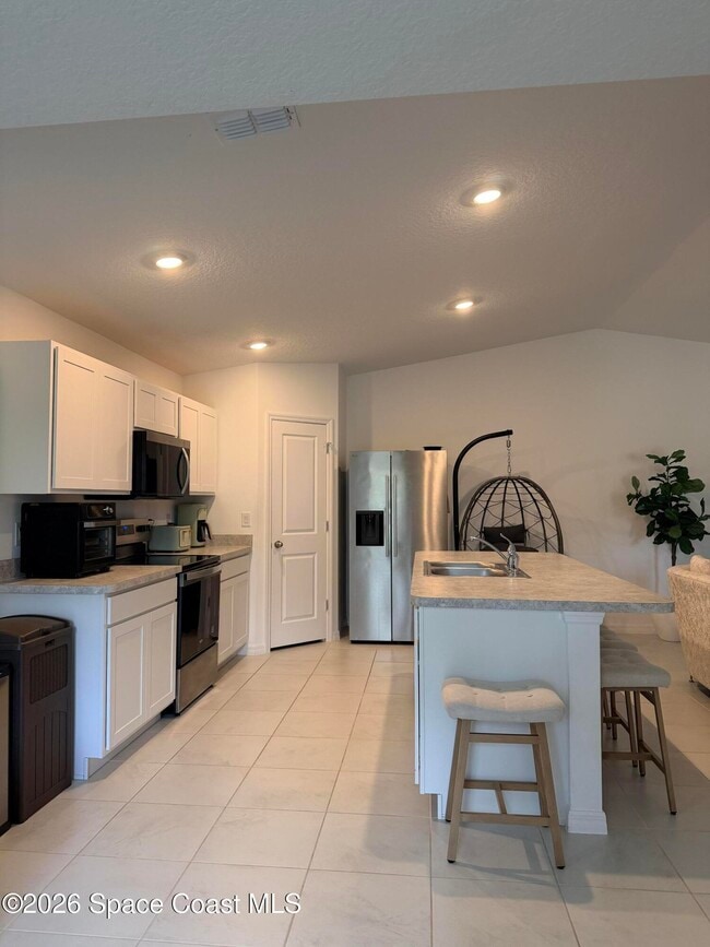 Building Photo - 341 Titan Rd SE