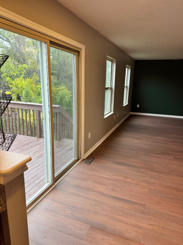 Building Photo - 983 Bandanna Dr