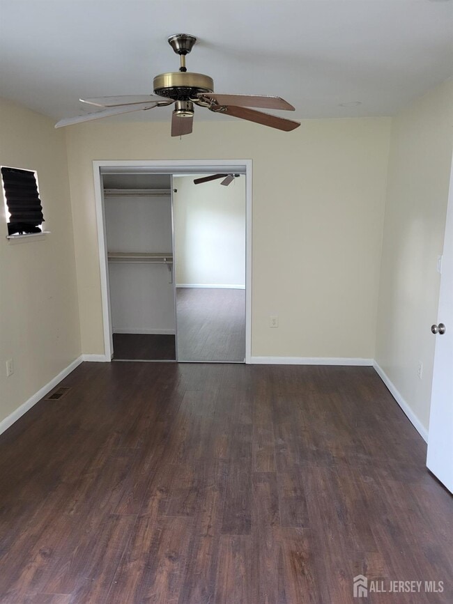 Building Photo - 15 Van Pelt Ct