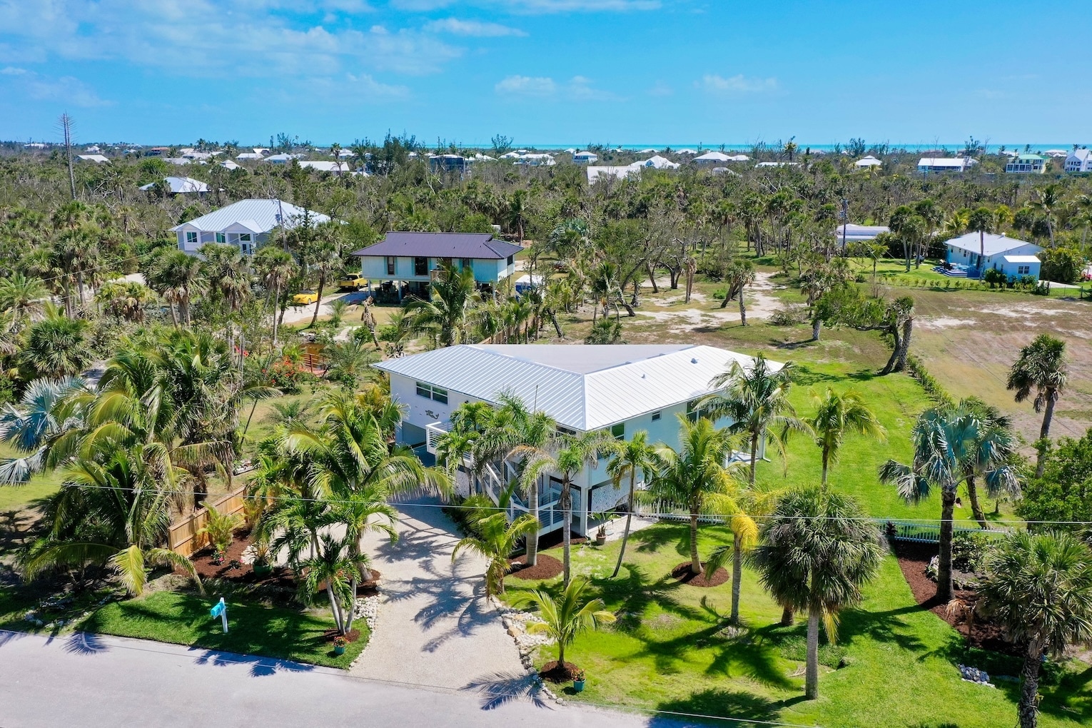 Building Photo - 6093 Henderson Rd