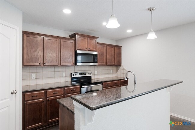 Building Photo - 209 Sugar Maple Ct