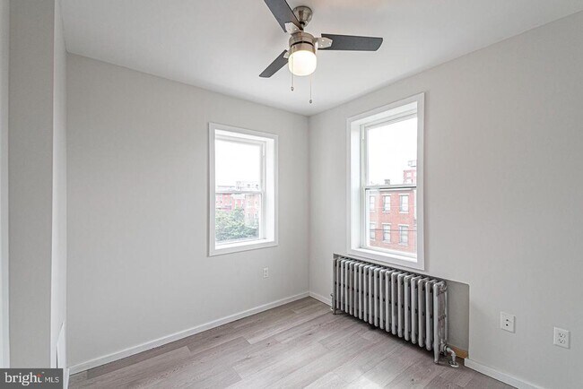 Building Photo - 825 S 12th St