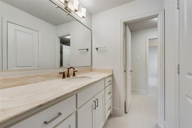 Building Photo - 4867 Corinthian Bay Dr