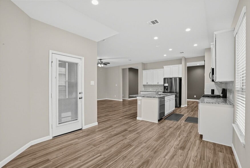 Building Photo - 8822 Vasco