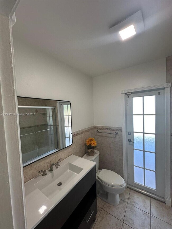 Building Photo - 515 NW 202nd Terrace