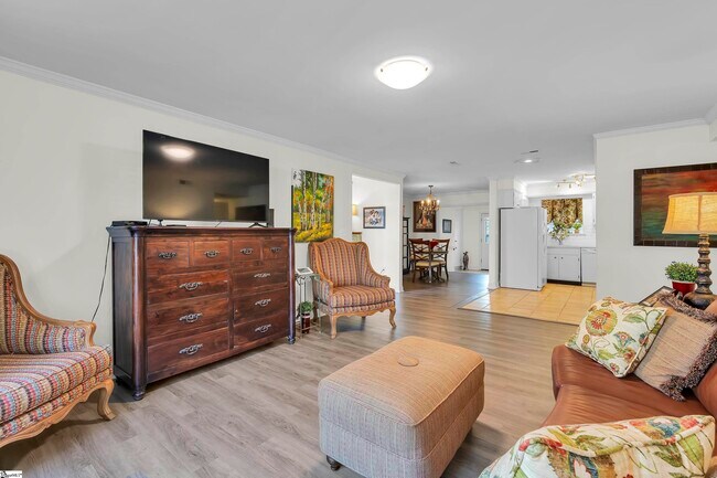 Building Photo - 925 Cleveland St