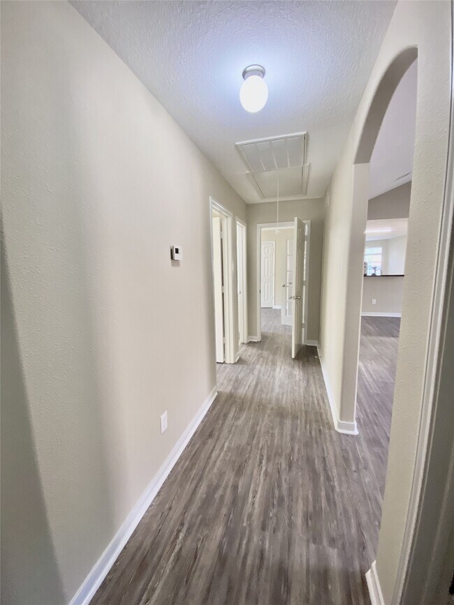 Building Photo - 28922 San Bernard River Loop