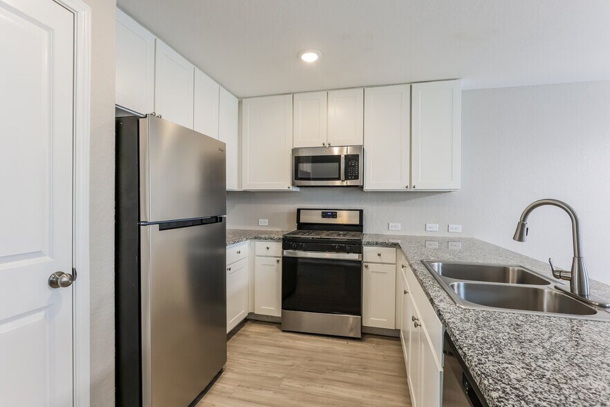 Building Photo - 10714 Giacconi Dr