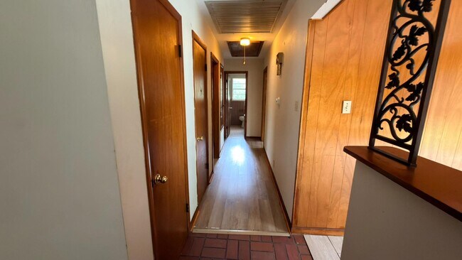 Building Photo - 1254 Lake Cir Dr W