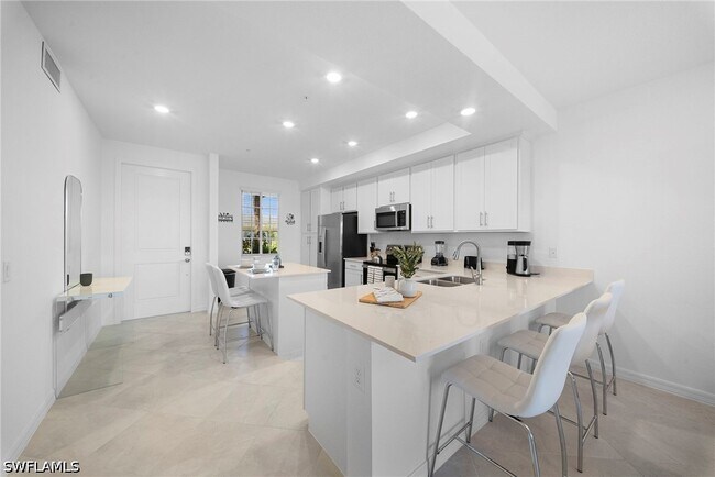 Building Photo - 15285 Grn Acrs Ave