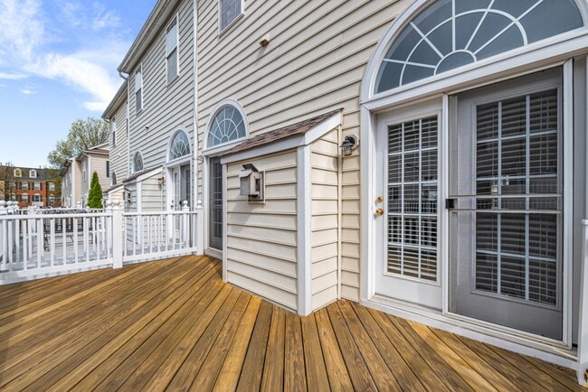 Building Photo - 631 Gatestone St