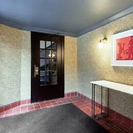 Building Photo - 527 W Aldine Ave