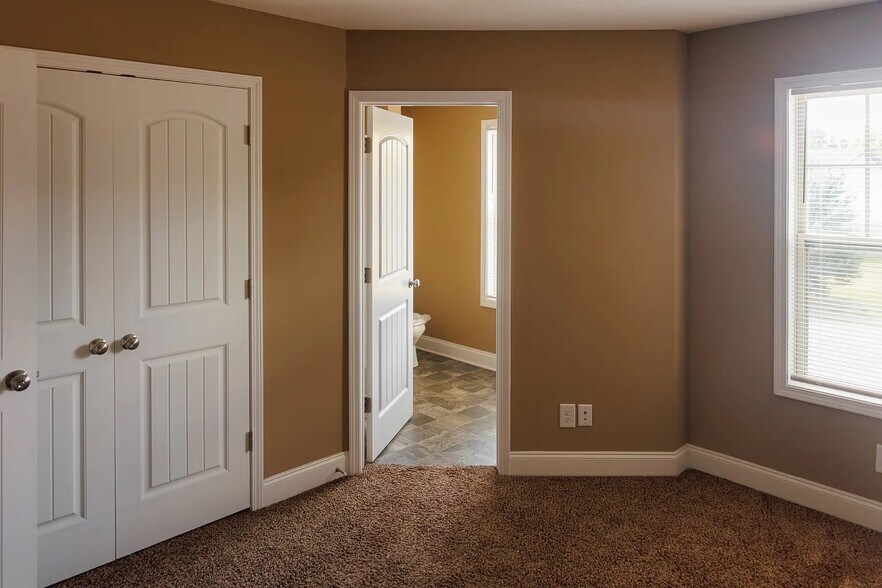 Building Photo - 1775 Spring Water Dr