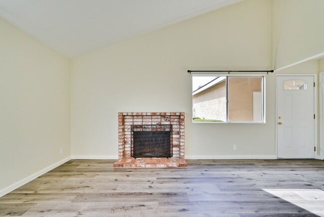Building Photo - Modernized Fremont Gem: 3BR/2BA with Designer Finishes & Gated Backyard