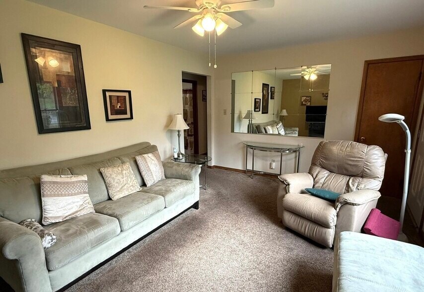 Living room ( old pic) - 18 Ridgecrest Ave
