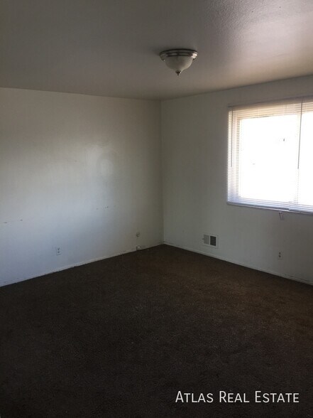 Building Photo - 5303 Quari St
