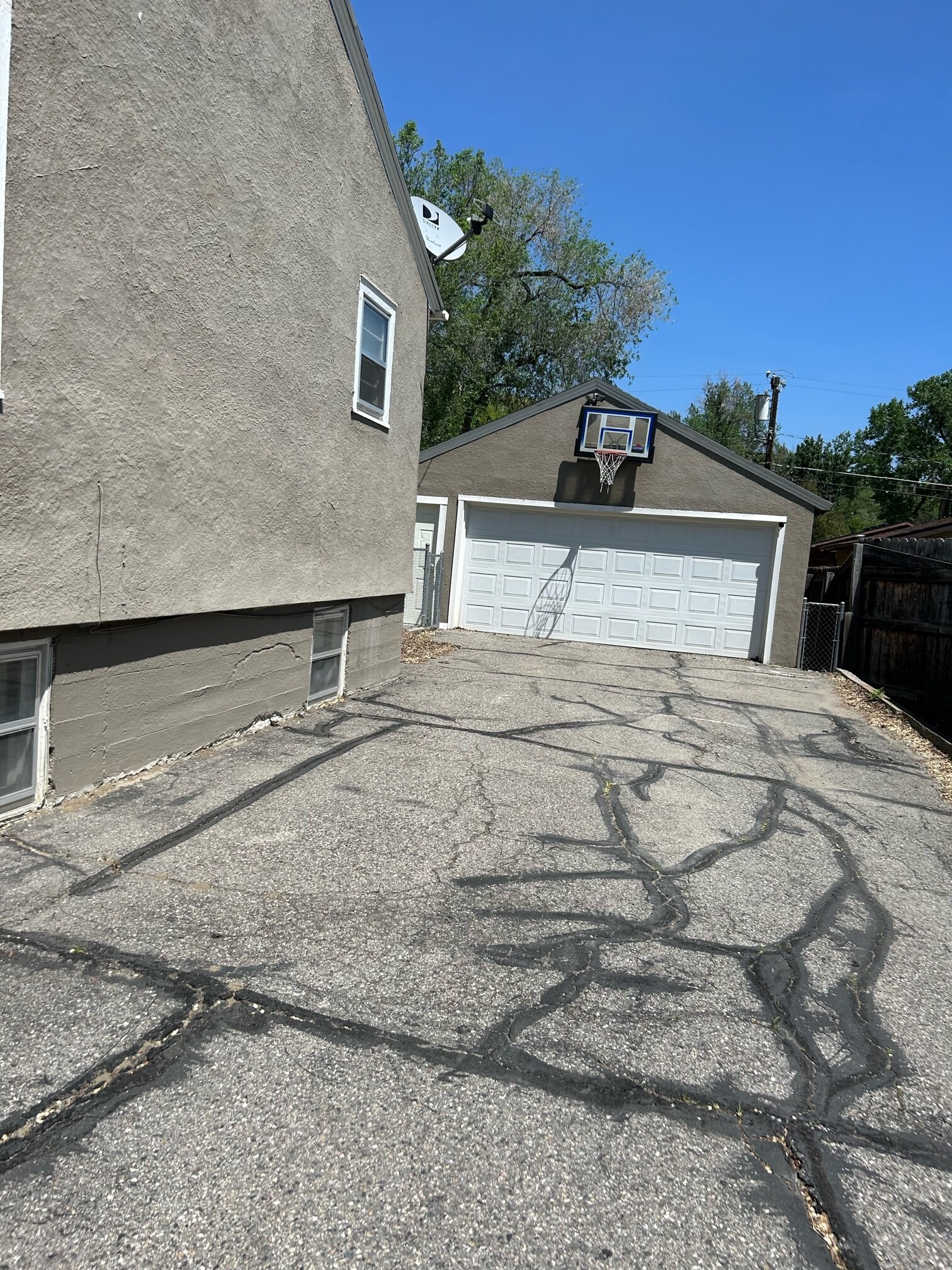 Building Photo - 1041 N 23rd St
