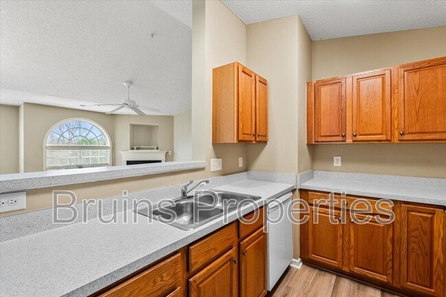 Building Photo - 6113 Hedgecock Cir