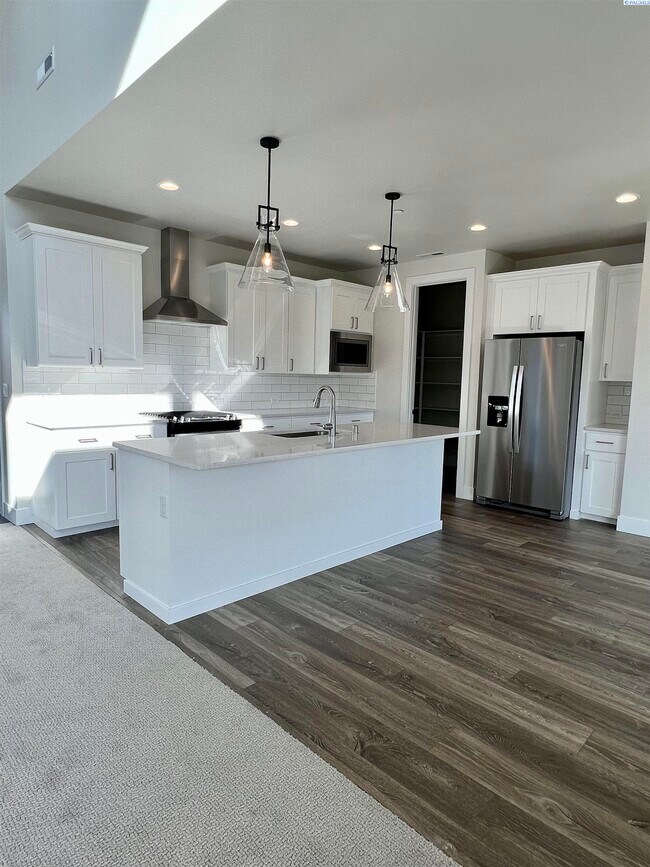 Building Photo - South Richland For Rent