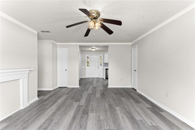 Building Photo - 121 Mark Twain Cir