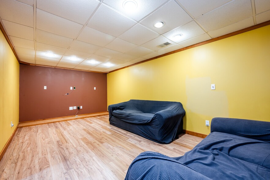 Building Photo - 511 Donna Dr