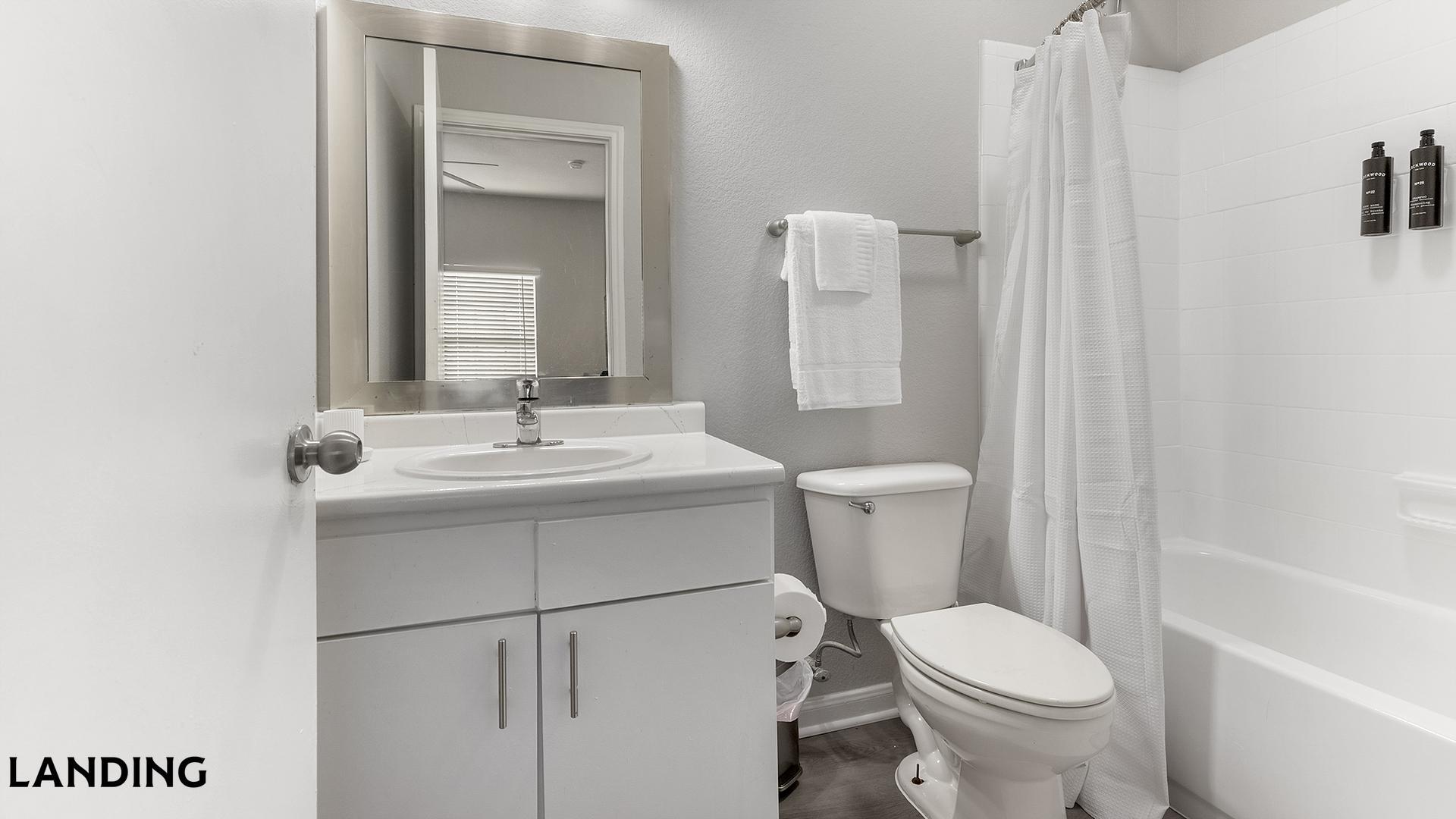 Building Photo - 9835 Fredericksburg Rd