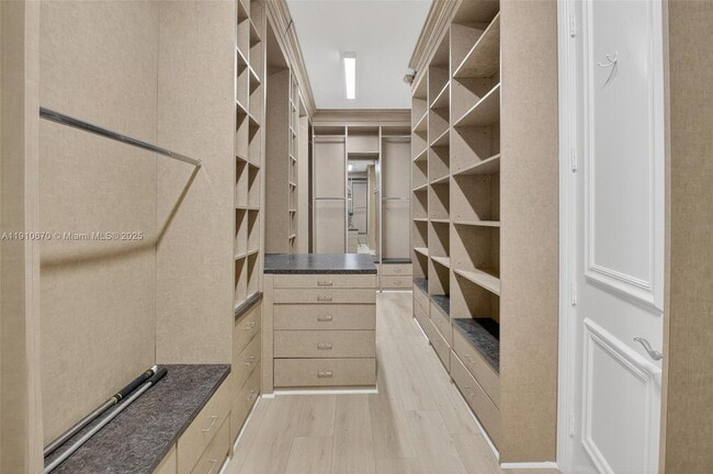 Building Photo - 9597 Bridgebrook Dr