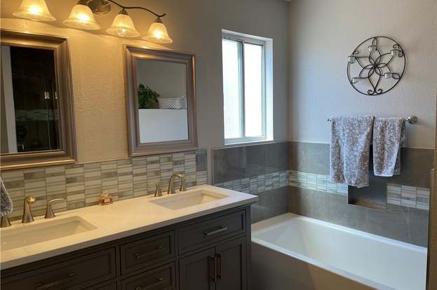 Building Photo - 415 Opal Dr