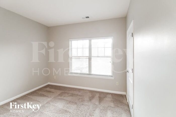 Building Photo - 423 Fredrick Dr