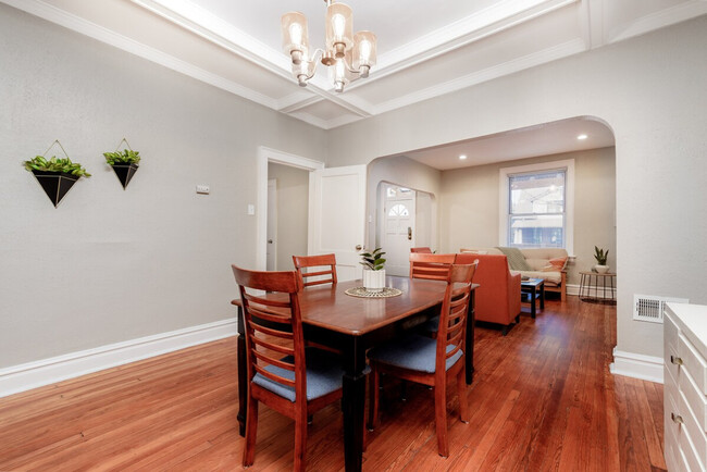 Building Photo - 3956 Tholozan Ave