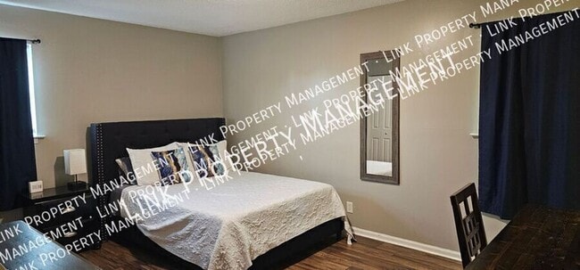 Building Photo - 2433 Meade Cir