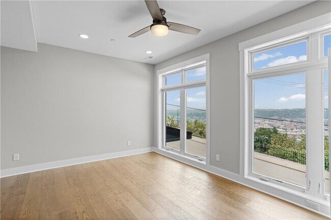 Building Photo - 1607 Grandview Ave