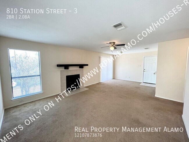 Building Photo - 810 Station St