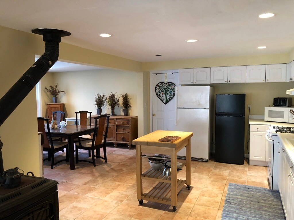 Main Kitchen - 89 Florida Hill Rd