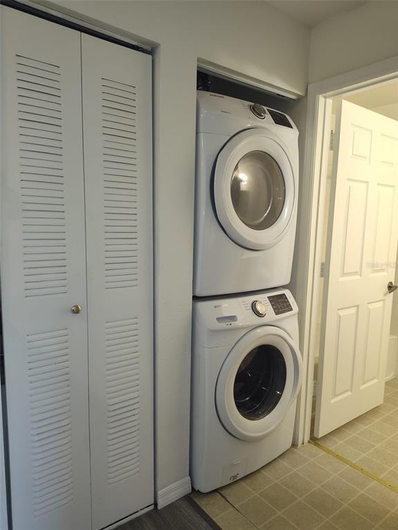 Building Photo - 4004 Venetian Bay Dr