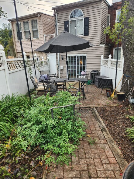 Building Photo - 2103 37th St NW