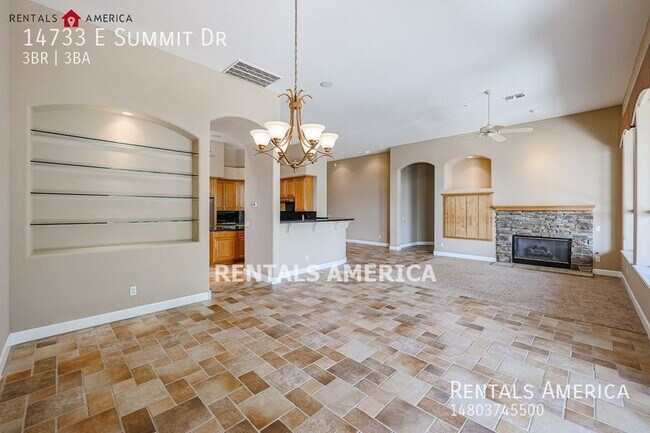 Building Photo - Beautiful 3-Bed/3-bath home in Fountain Hi...
