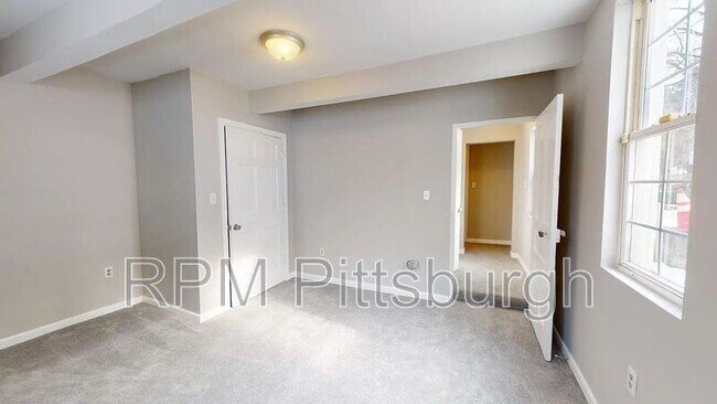 Building Photo - 2824 Salisbury St